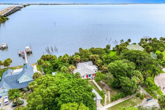 Photo - 1365 Pineapple Ave