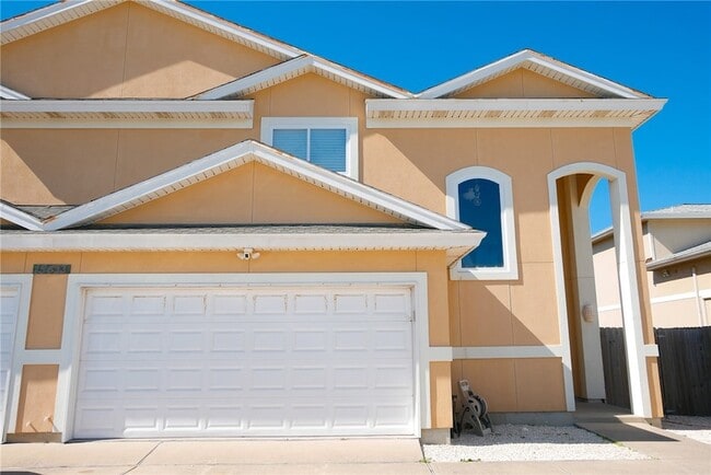 Building Photo - 15433 Cruiser St Unit B