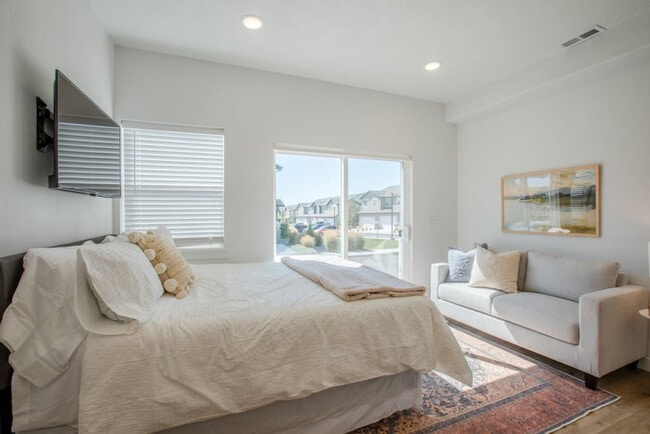 Building Photo - 642 E 460 S Unit ID1249914P