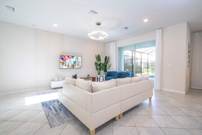Photo - 7392 Oakmoss Loop Unit SI ID1603823P