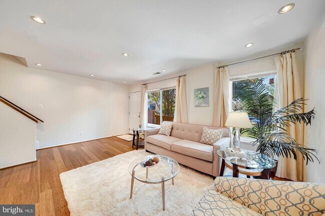 Photo - 1701 Westwind Way