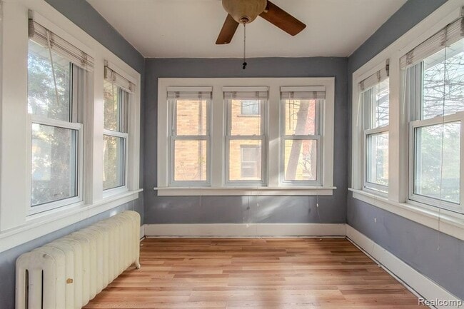 Photo - 613 E Lincoln Ave