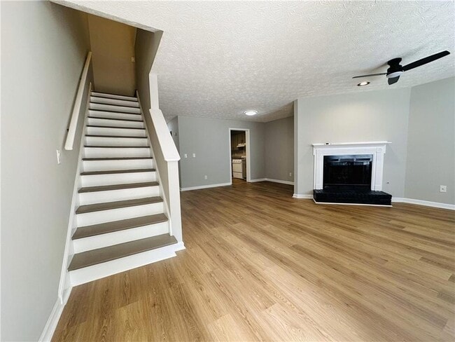 Photo - 1016 Kennesborough Rd NW