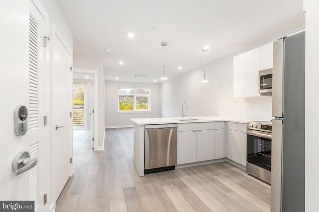 Photo - 3449 Scotts Ln Unit B418