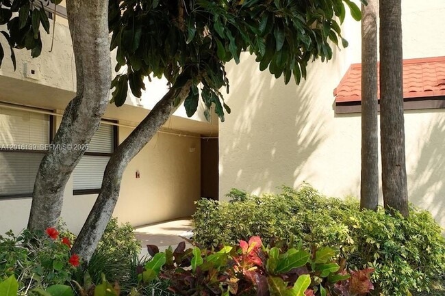 Photo - 825 Egret Cir Unit 110