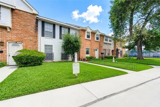 Photo - 6723 Tarnef Dr Unit 723