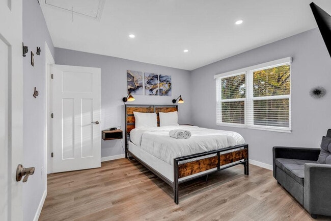 Photo - 1000 Parkwood Ave Unit ID1270764P