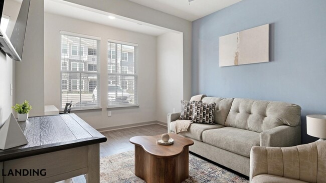 Building Photo - 3237 Memorial Blvd Unit 7105