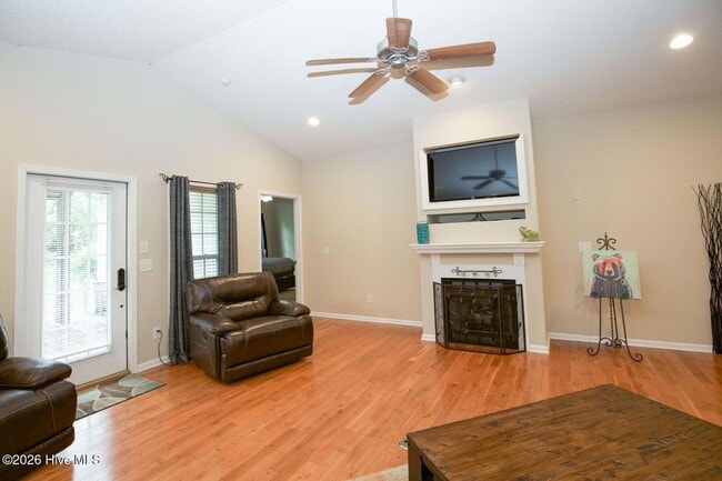 Photo - 13 Barkley Ln