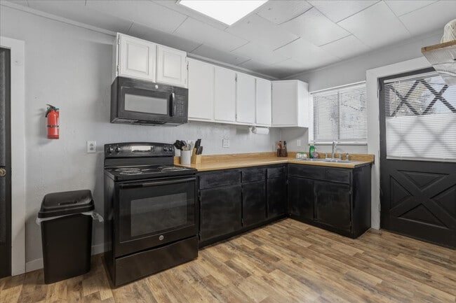 Photo - 290 E 4th S Unit SI ID1492770P