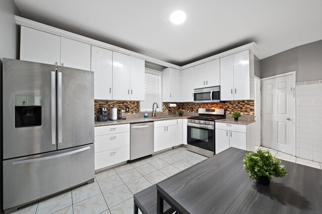 Photo - 18 W 40th St Unit ID1053123P