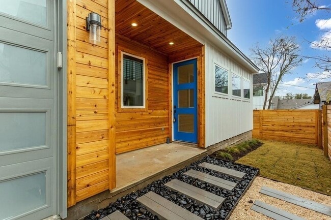 Photo - 3009 Kuhlman Ave