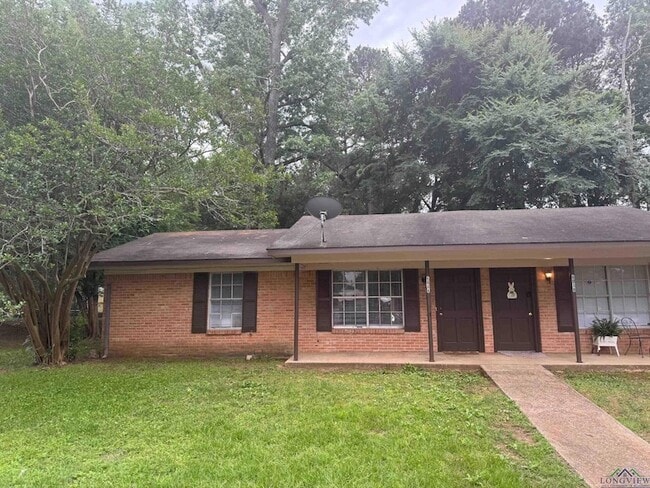 Building Photo - 605 Circle Dr