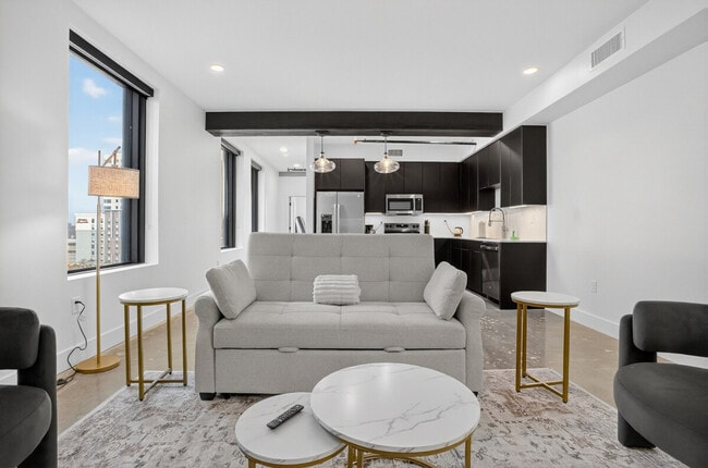 Building Photo - 116 W 3rd St Unit ID1322460P