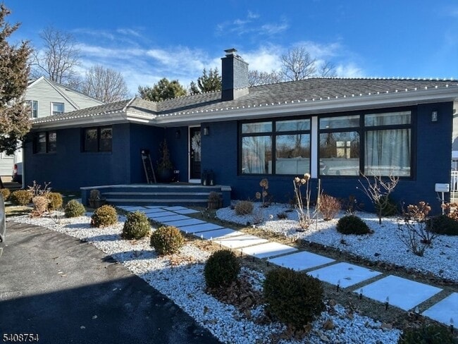 Building Photo - 126 Riverside Ave