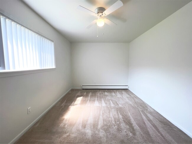 2BR, 1BA 800 SF - Bedroom #2 - Tanglewood Apartments