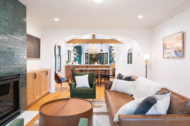 Building Photo - 2457 4th Ave W Unit ID1035899P