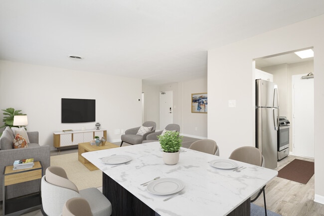 Photo - Cortland on Adams