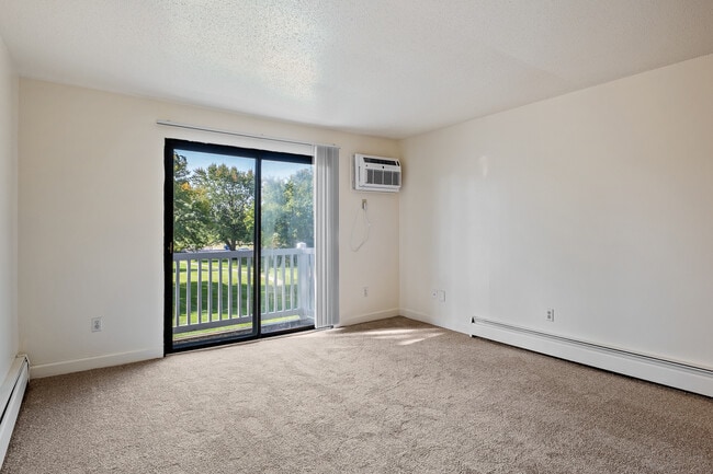 Photo - Crossroads Apartments