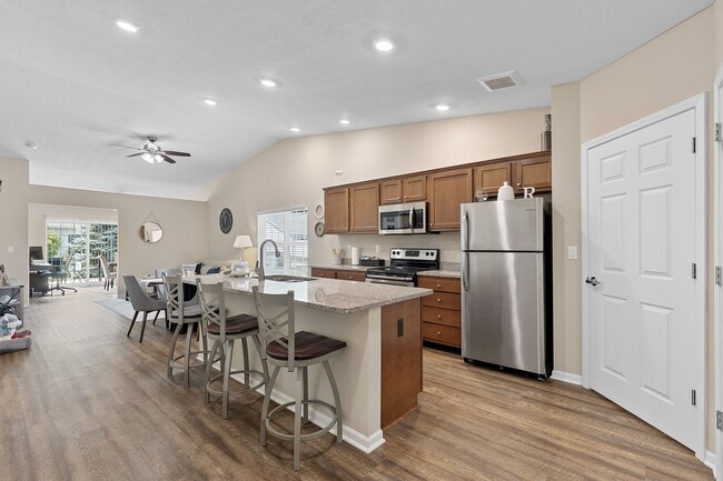 Building Photo - Redwood Brownstown Telegraph Road