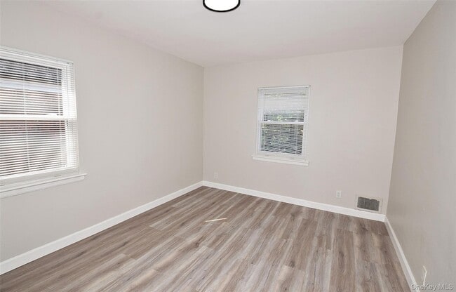 Photo - 7336 197th Street