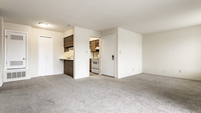 Photo - Scarborough Lake Apartments