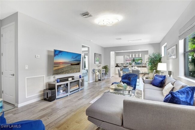 Photo - 10908 Clarendon St