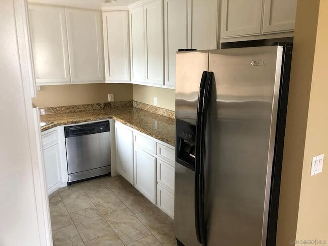 Building Photo - 7280 Hyatt St Unit 3