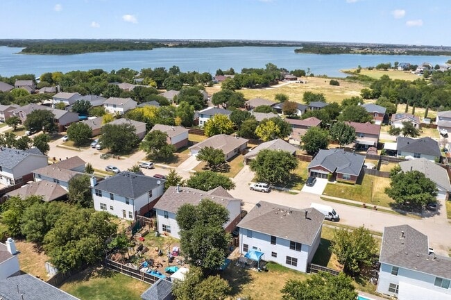 Photo - 625 Spillway Dr