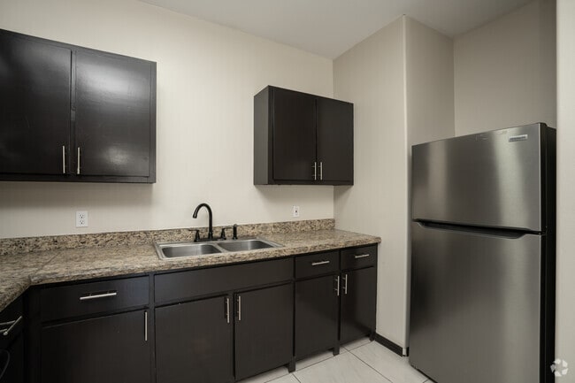 3BR, 2BA - 1,095SF - Kitchen - Rebeca Apartments