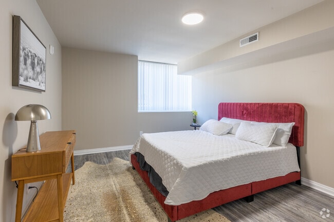 Model - 1BR, 1BA - 783SF - Bedroom - Adona in Southfield