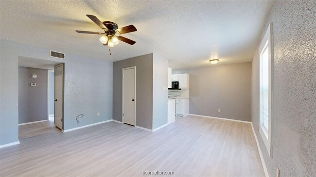 Photo - 1524 Pine Ridge Dr Unit B