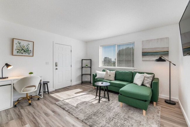 Building Photo - 612 S 18th St Unit ID1045862P