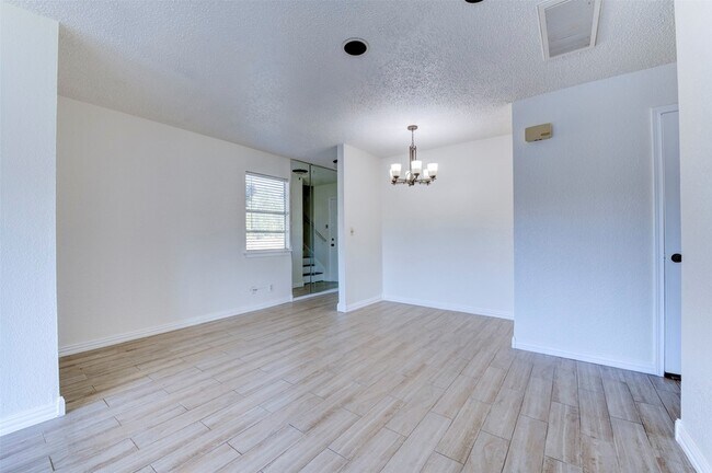 Photo - 2137 Casa Rio Cir