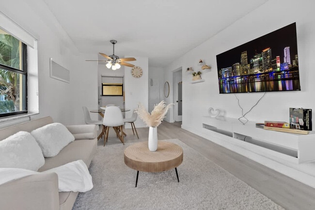 Photo - 321 Wilson St Unit ID1372326P