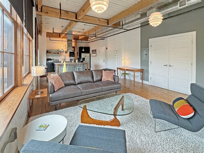 Building Photo - 270 S Goodman St Unit ID1271405P