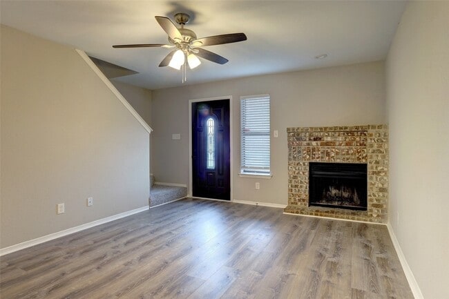 Photo - 711 Wolftrap Dr