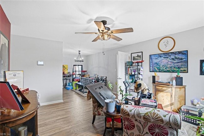 Photo - 840 Churchill Terrace