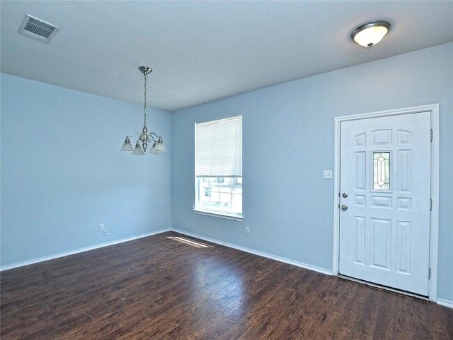 Photo - 303 Banner Ave