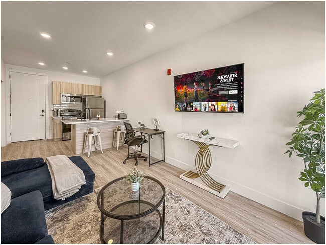 Building Photo - 2400 E Huntingdon St Unit ID1075545P