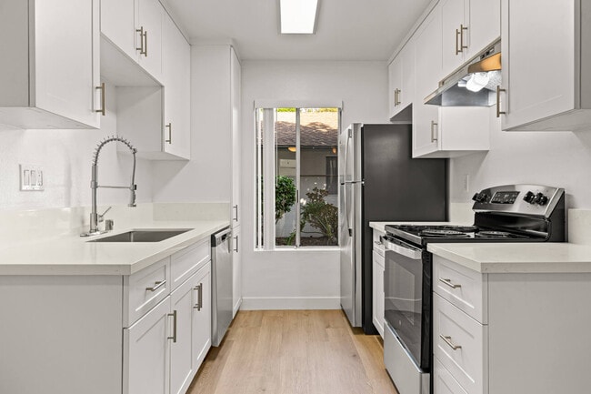 Building Photo - Villas