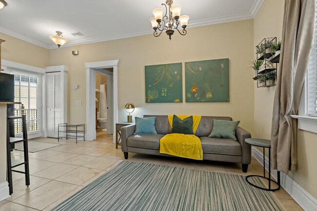 Building Photo - 611 S Orleans Ave Unit ID1272813P