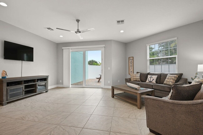 Photo - 132 Mediterranean Way Unit SI ID1044455P