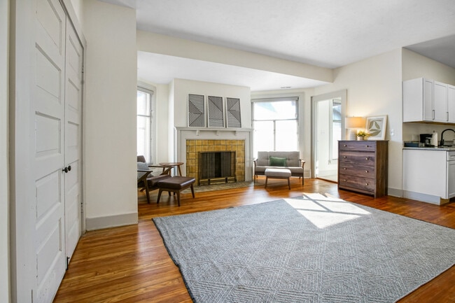 Building Photo - 1848 E 89th St Unit ID1061083P