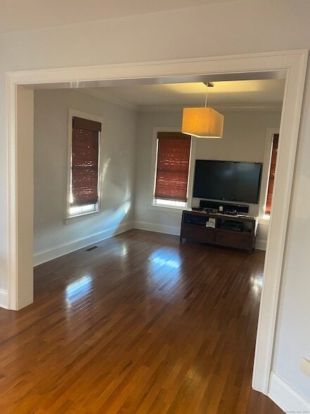 Photo - 103 W Broad St