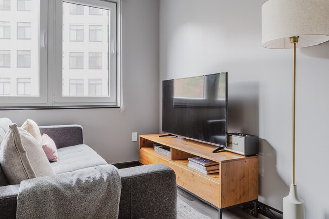 Photo - 1313 L St NW Unit FL3-ID936