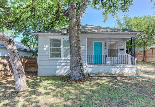 Photo - 2910 E 12th St