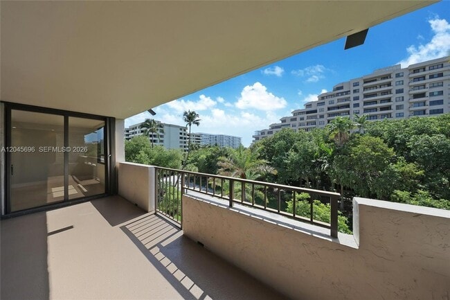 Building Photo - 161 Crandon Blvd Unit 326