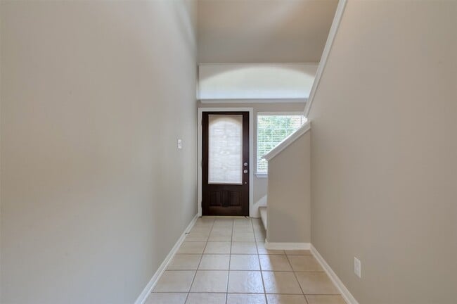Photo - 115 W Burberry Cir