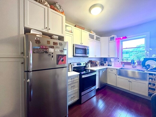 Building Photo - 1834 Beacon St Unit 16